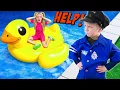 Download Lagu Amelia, Avelina \u0026 Akim pool adventure for Kids