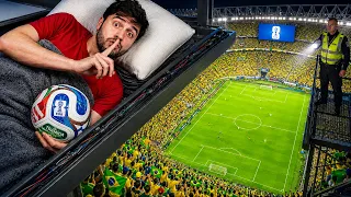 Tentei Passar a Noite num Estádio de Copa do Mundo!
