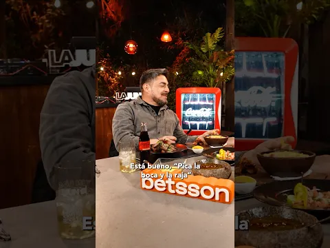 ¿Cómo dijo? Alvarito nos enseñó cómo comer ají correctamente y como dicen por ahí, si pica, es weno