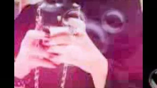 انا عيش ويلي مو عجبوو يطق راسو في الف حيط 