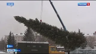 В Омске сегодня демонтировали главную городскую ёлку
