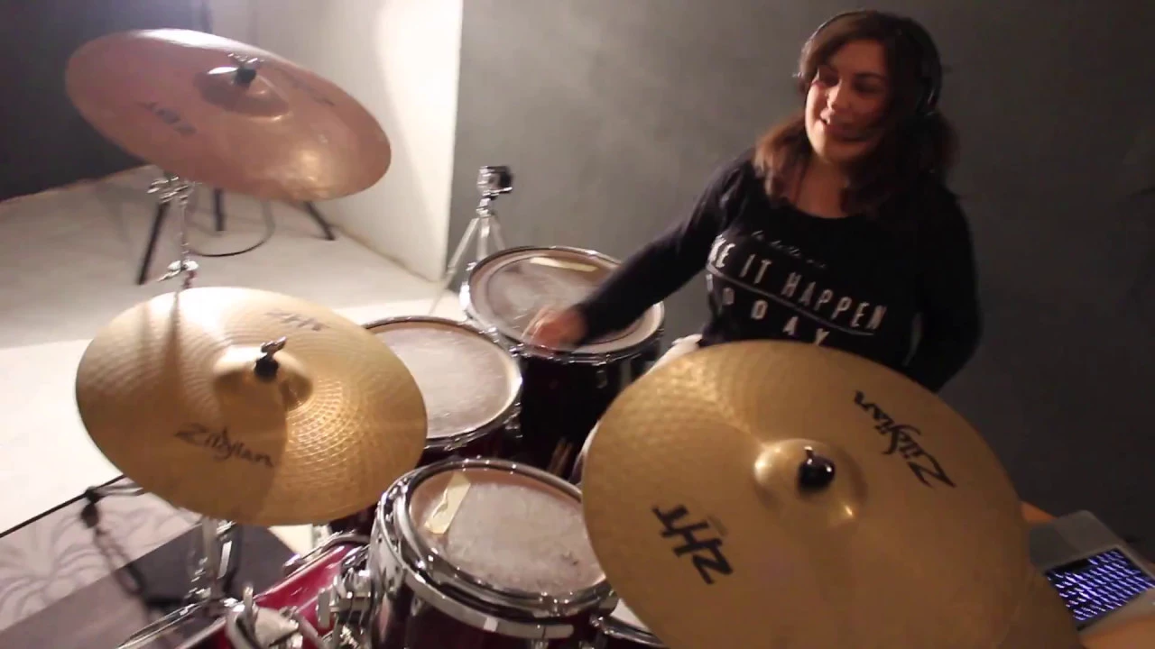 KRISTINA - MAROON 5 - ANIMALS (DRUM COVER) KRISTINA - MAROON 5 - ANIMALS (DRUM COVER)