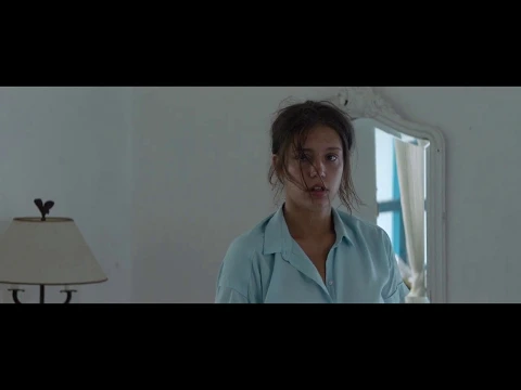 Adèle Exarchopoulos trashing a hotel room in Sibyl (2019)