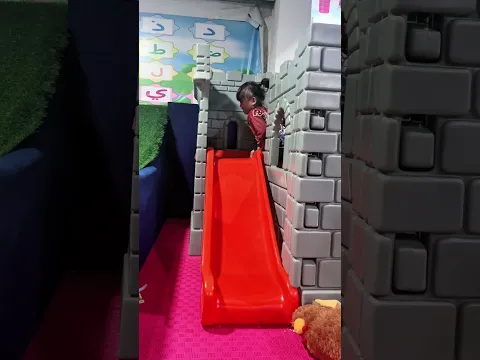 ADEK AHZA NAIK PEROSOTAN WARNA MERAH