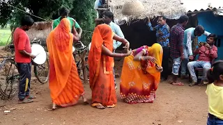 तीन भाभियों का जबरदस्त बैंड बाजा में डांस बघेली देसी डांस 