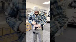 مقارنة مسدس الحماية الشخصية والمسدس العادي 