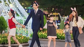 بتتنمر عليه وبتضربه وبعدها بتعرف انه مديرها في الشغل فبيذلها ويشغلها مربية لأولاده التلاتة 