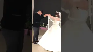 تضحك عليا وتسرح بيا مشالله عليهم العروسه الفرفوشه رزق   دندنها
