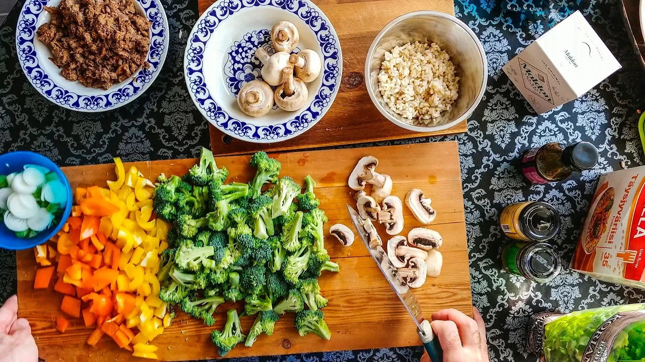 Katsaus tämän hetkiseen ketogeeniseen ruokavalioon, jota olen noudattanut yli kahden kuukauden ajan.. 