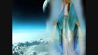                        قدامك ضويت شموع دندنها