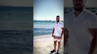 تحت رجلي فلوسي تجري 