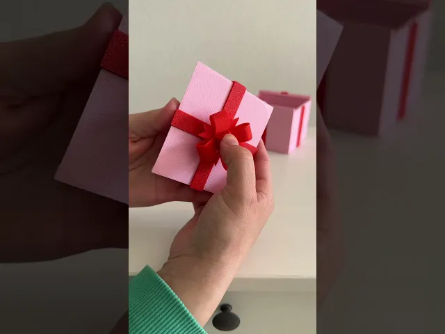 Surprise Gift Box - Heart Hands / Multiparts  video thumbnail