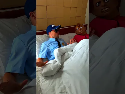चोर ने पुलिस वाले को डरा दिया।😱🤯~ mini wood toy- woodworking art skill/wood hand #shorts