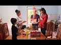Download Lagu Heartwarming moment: Anh Men bursts into happiness with his mother and lover on his birthday.