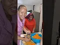 Lagu Maak een salade met ons, wat is jollofrijst bij die salade 😋