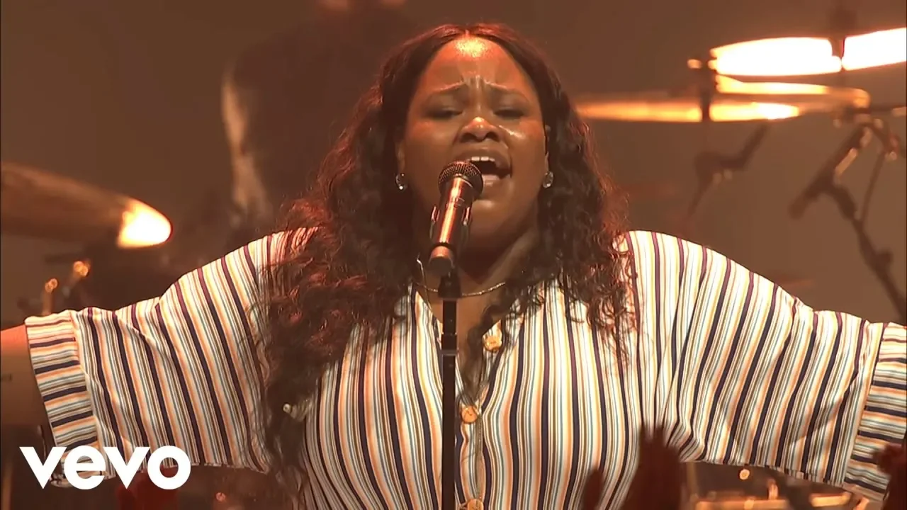 Tasha Cobbs Leonard - Gracefully Broken (Live At Passion City Church)