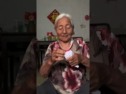 Grandma turns tomato into delicious dish. #RuralLife #Grandma