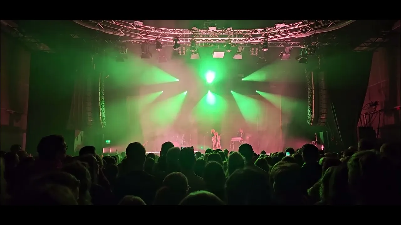 Kamrad - Be Mine (Friends Tour 2025 - FZW Dortmund - LIVE - 2025-01-22) Kamrad - Be Mine (Friends Tour 2025 - FZW Dortmund - LIVE - 2025-01-22)
