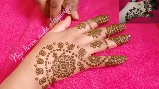 تعلمي نقش صحراوي خفيف وأنيق فوق اليد 