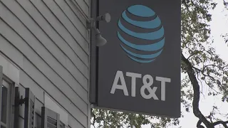 AT T apologizes for nationwide outage offers customers a 5 bill credit