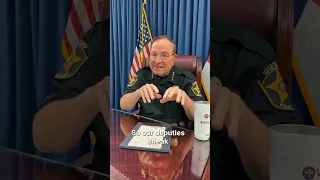 Suspect s Attempt to Hide Under a Blanket From Police Backfires