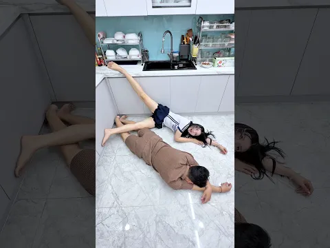UNEXPECTED ENDING AFTER HE HELPED 👻 #funny #help #plottwist
