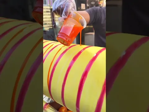 أغرب آلة آيس كريم الشارع .. المشهد سيفتح شهيتك🍦🍨 #اكسبلور #funny #shorts لايك واشتراك بالقناه ❤️