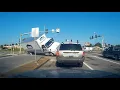 Download Lagu TOTAL IDIOTS ON THE ROAD | TRUCKS SMASHING INTO BRIDGES |CRAZY TRUCK DRIVING FAILS 2022