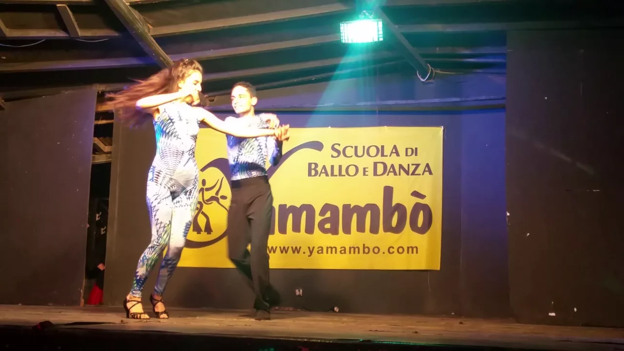 Show "Quiereme" by Alberto & Sara