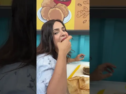 I tried Chole Bhture Canada Vs India