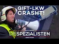 Crash im Industriegebiet! LKW verliert Chemie: Helfer droht zu erblinden! | Die Spezialisten | SAT.1