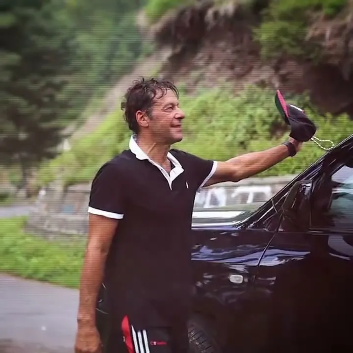 بڑا انسان بننا ہے تو برے وقت کا سامنا کرنا پڑتا ہے۔