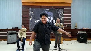 Download Live performance orang yang paling kubenci by RAN \u0026 Hari bersamanya SO7 (Cover) Fisika 2019. MP3