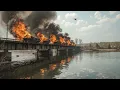 Download Lagu Vandaag! Een rij munitiewagens en NAVO-pantservoertuigen vernietigd op een brug door Russische lucht
