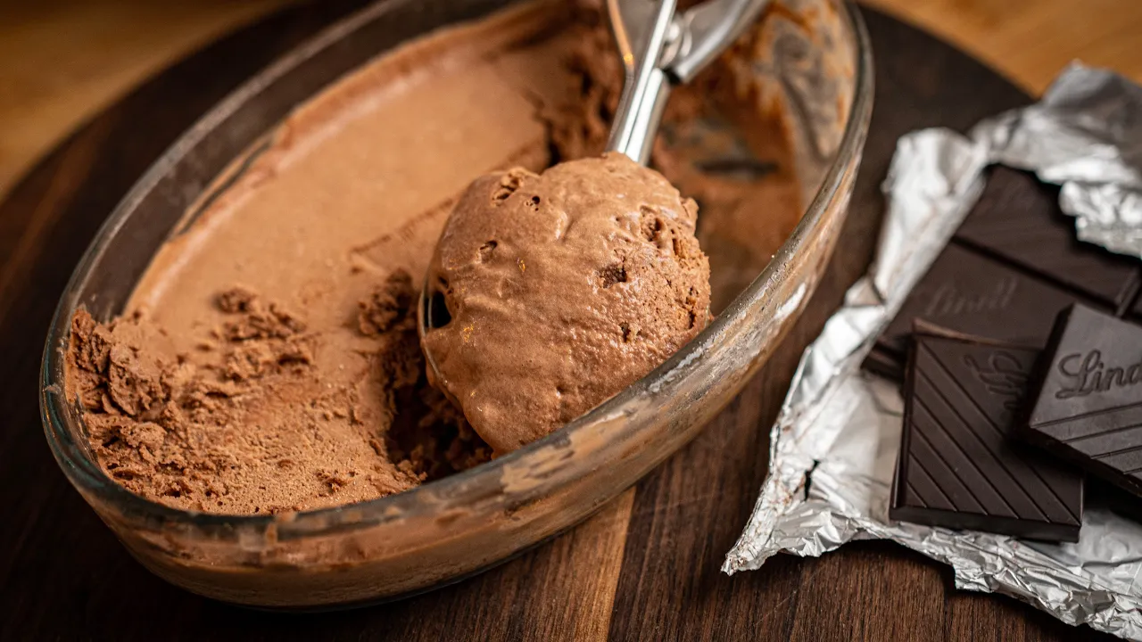 Gelado de chocolate caseirinho e sem maquina!