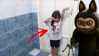 لابوبو الجني قفل عليها باب الحمام طلع شرير    دندنها