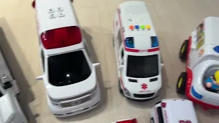 【ピポピポ大騒動🚨】ミニカー救急車が坂道を全速力で駆け上がる！Ambulance minicar rushes uphill fast!