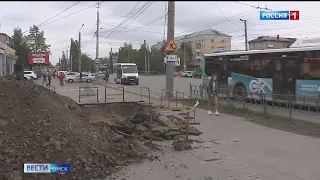 На одной из улиц Омска провалился асфальт