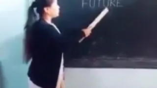 مدرسة هندية تدرس اللغة الانجليزية بطريقة مضحكة 