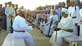 جلالة السلطان قابوس طيب الله ثراه يستمع بكل عفوية لاحتياجات المواطنين 