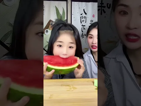 Heo xinh cùng mẹ ăn các loại quả có màu đỏ #mukbang #shorts #fruit