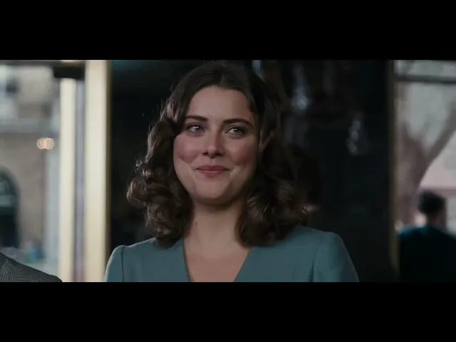 Finalmente l'alba di Saverio Costanzo | Clip 'Uscita dal cinema'