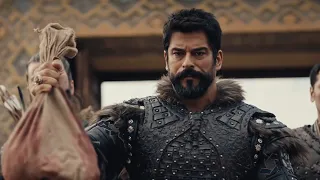 عثمان ي لقي برأس قائد المغول أمام زعماء التركمان 