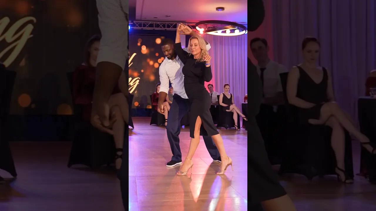 She knows how to walk 😍😍😍 #improv #westcoastswing