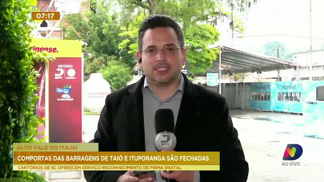 Por conta das chuvas, sã registradas queda de barreiras e fechamento de comportas em SC