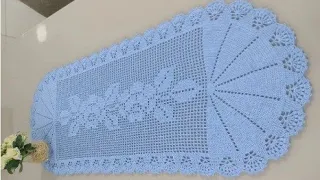 Trilho de mesa rosas feito com linha Anne Parte 1/2
