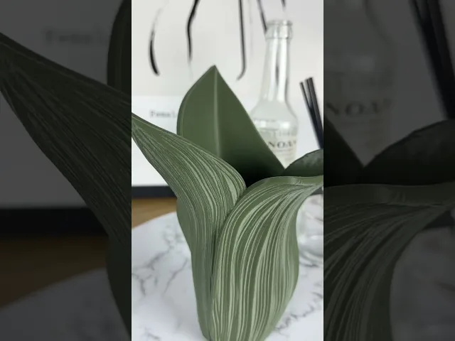 Large Leaf Vase – A Statement of Nature's Elegance video thumbnail
