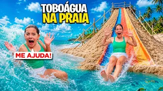 🌊😱 FIZEMOS UM SUPER TOBOÁGUA NA PRAIA E A ONDA QUASE LEVOU A HELENA! 🛝🔥
