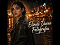 Elimde Duran Fotoğrafın