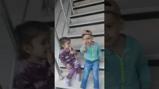 ليش بده يبرك برا 